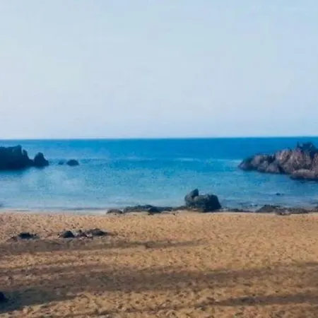 Ancla Ii Old Town & Playa Chica Appartement
