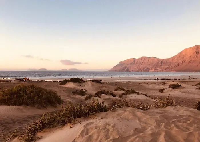 Ancla Ii Old Town & Playa Chica Апартаменты *